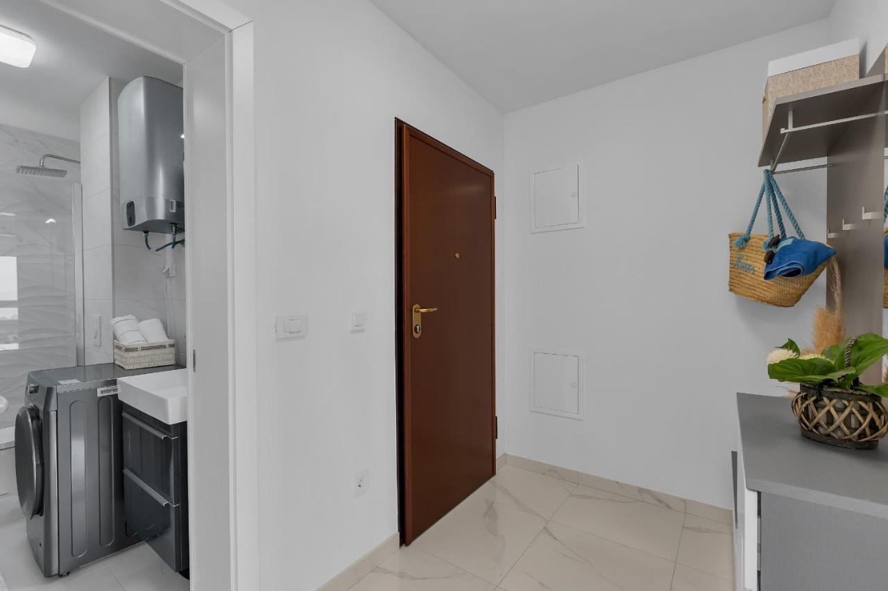 Apartment Navis, Sea View Makarska Esterno foto