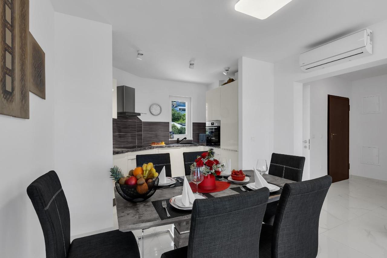 Apartment Navis, Sea View Makarska Esterno foto