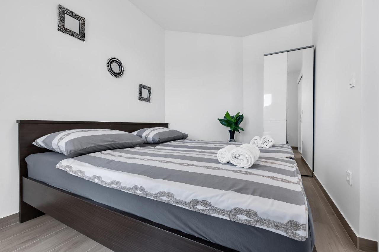Apartment Navis, Sea View Makarska Esterno foto