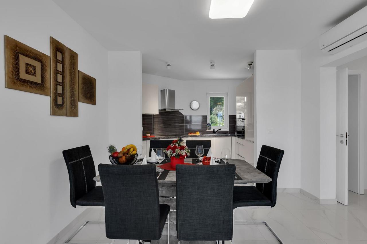 Apartment Navis, Sea View Makarska Esterno foto